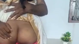 மல்லு ஆண்டியோட கேரளா ஸரீ கழட்டி தூக்கி ஓல்