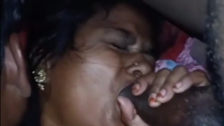 கிராமத்து மாமா பசங்களுடன் இரவில் த்ரீசம் செக்ஸ்
